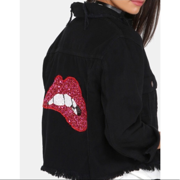 💐NWT Black Distressed Denim Jacket/Sequined Lips - Picture 3 of 8